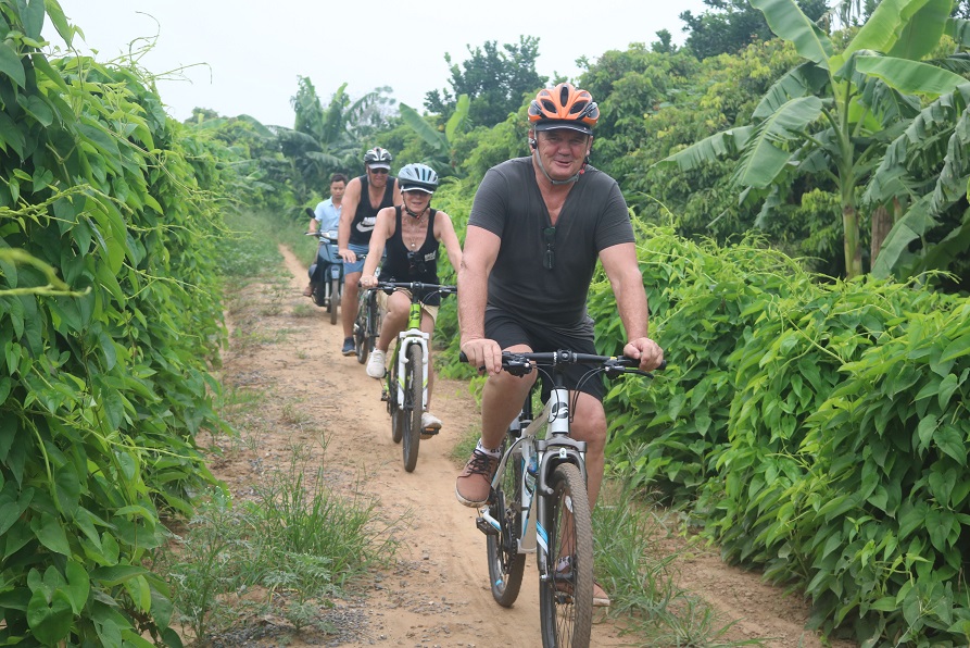 Hanoi Red River Island Cycling Hanoi Red River Island Cycling