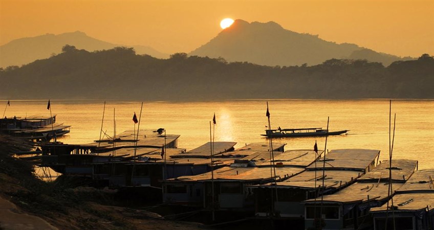 Scams and Tourist Traps in Laos and How to Avoid