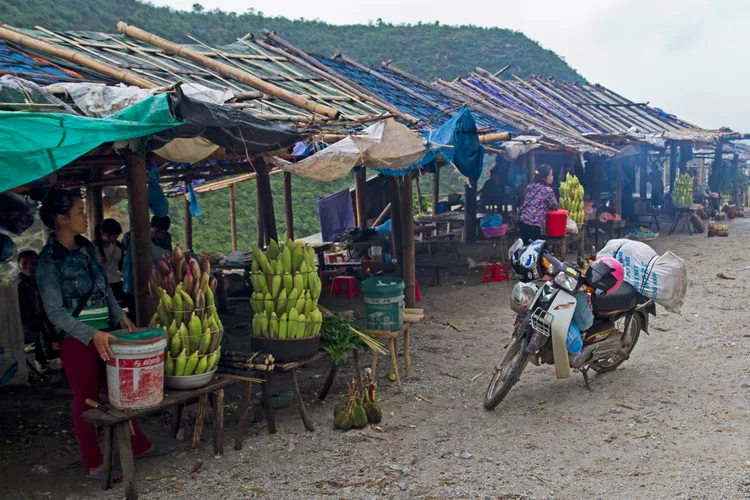 E-Bikes Cycling Tour Mai Chau – Pu Luong – Ninh Binh 6 Day Adventure