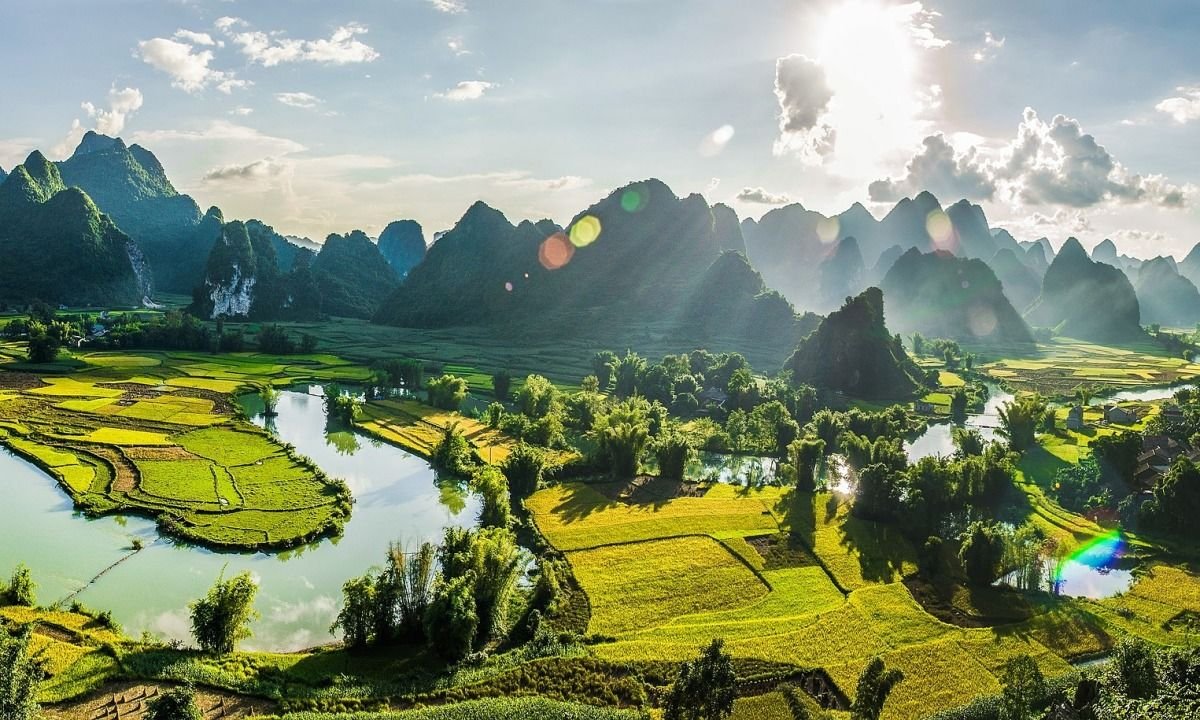 Journey Through Time: The Definitive Guide to a Non Nuoc Cao Bang Geopark E-Bike Tour
