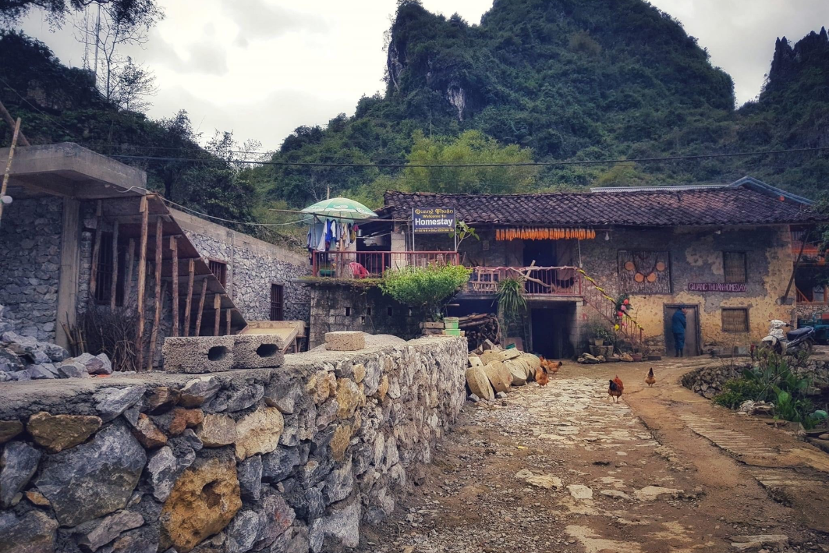 The Emerald Frontier: A Definitive 3-Day Cao Bang E-Bike Tour to Ban Gioc Waterfall