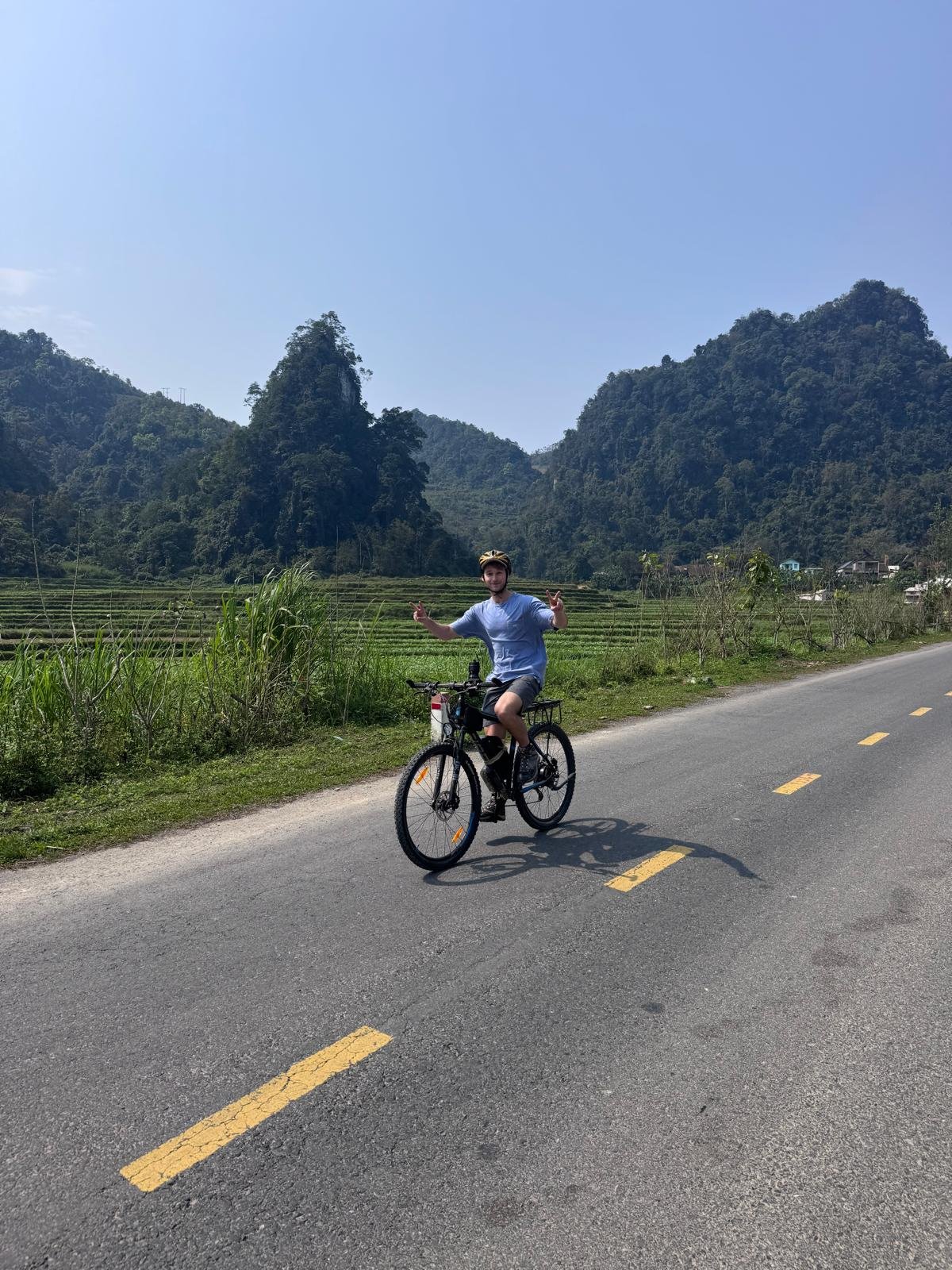 Cao Bang E-Bike Discovery: 6-Day Electric Mountain Bike Tour