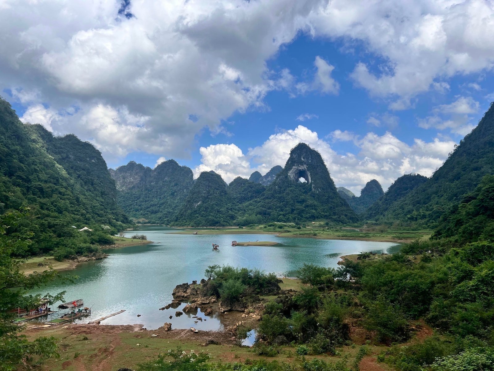 Family E-Bike Tours Cao Bang: The Ultimate Multi-Gen Adventure Guide