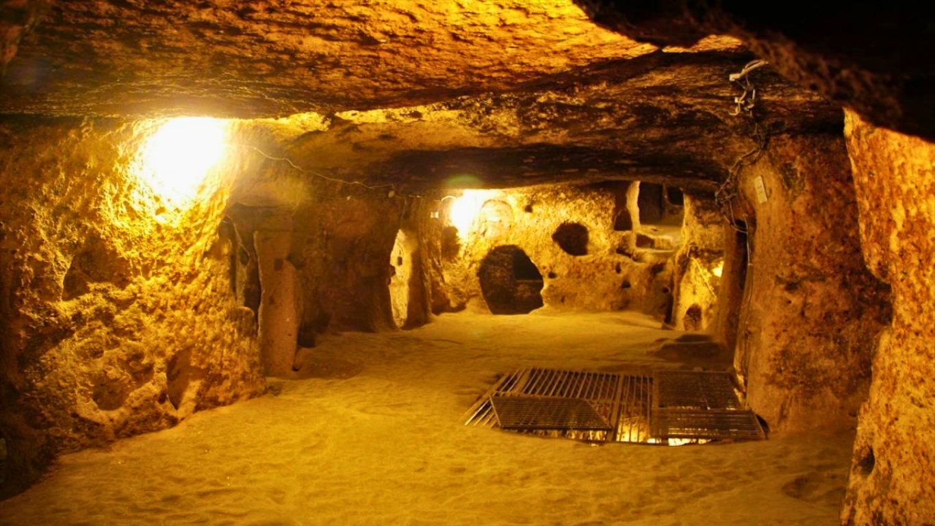 Cu Chi Tunnels Historical Bike Tour: Ride from Saigon to the Historic Site
