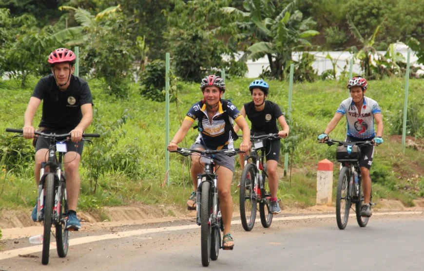 Central Highlands Cycling Tour: Ride Lakes, Pinewoods and Coffee Estates