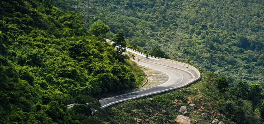 Da Nang to Hue Road Bike Tour: Ultimate Hai Van Pass Challenge