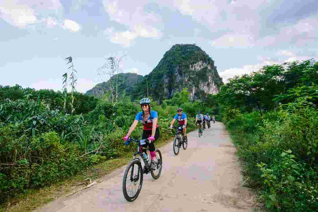 Scenic Coastlines & Dirt Tracks: Central Vietnam Gravel Bike Tours