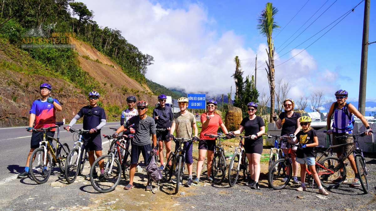 Smooth Tarmac & Breathtaking Elevations: The Definitive Guide to Vietnam's Elite Road Cycling Routes