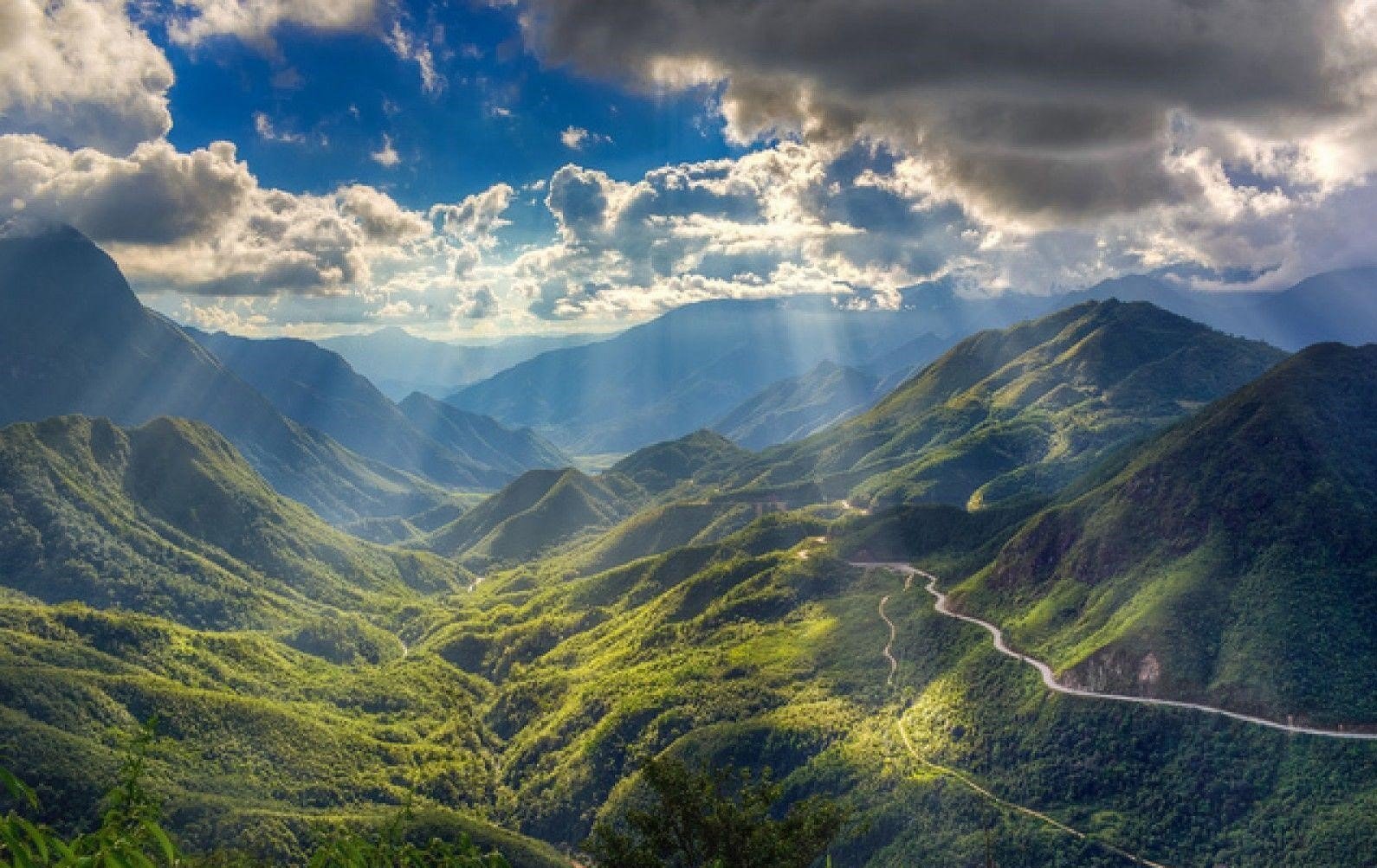 Master the O Quy Ho Pass: Premium Vietnam Road Bike Cycling Holidays