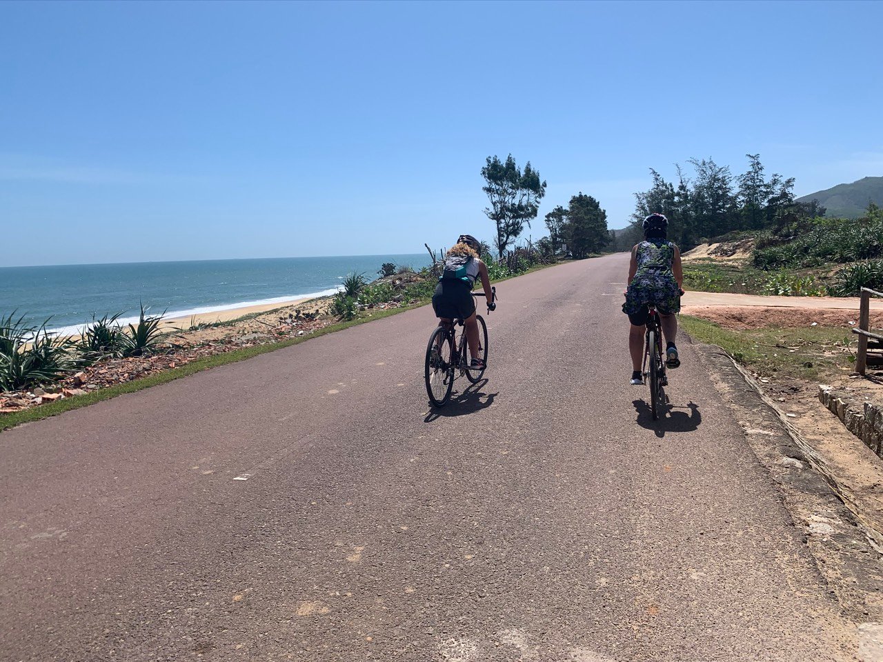 Ride the Ocean Breeze: Ultimate 3-Day Coastal Getaway: Oceanfront Vietnam Road Bike Cycling Holidays