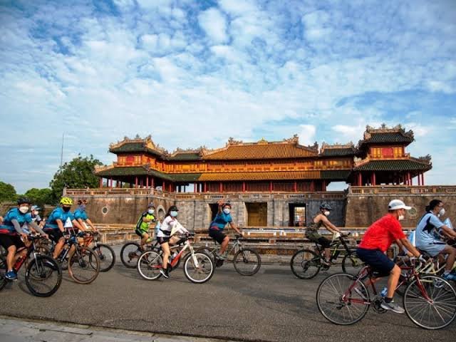 High-Net-Worth Athletes: Premium Carbon Vietnam Road Bike Cycling Holidays