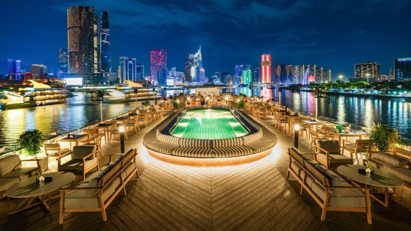 Vietnam Luxury Cycling: Gourmet Dining & Elite Tours