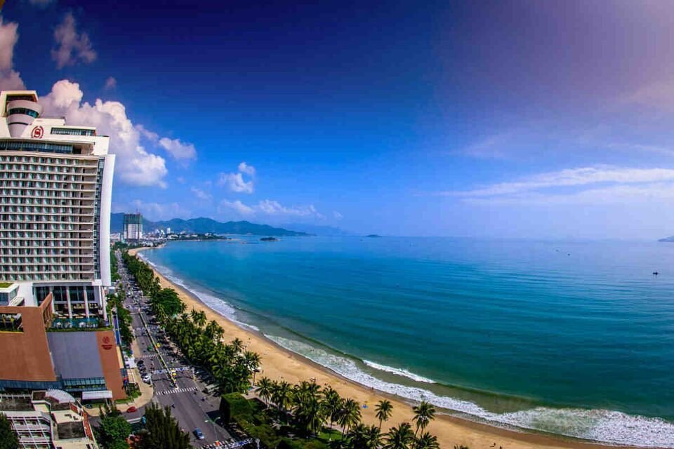 Scenic Oceanside Paths & Villa Stays: Gorgeous Vietnam Cycling Luxury Tours