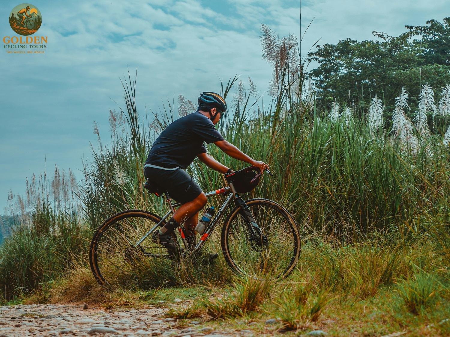 Multi-Activity Adventures: Combined Boat & Mekong Delta E-Bike Cycling Tours
