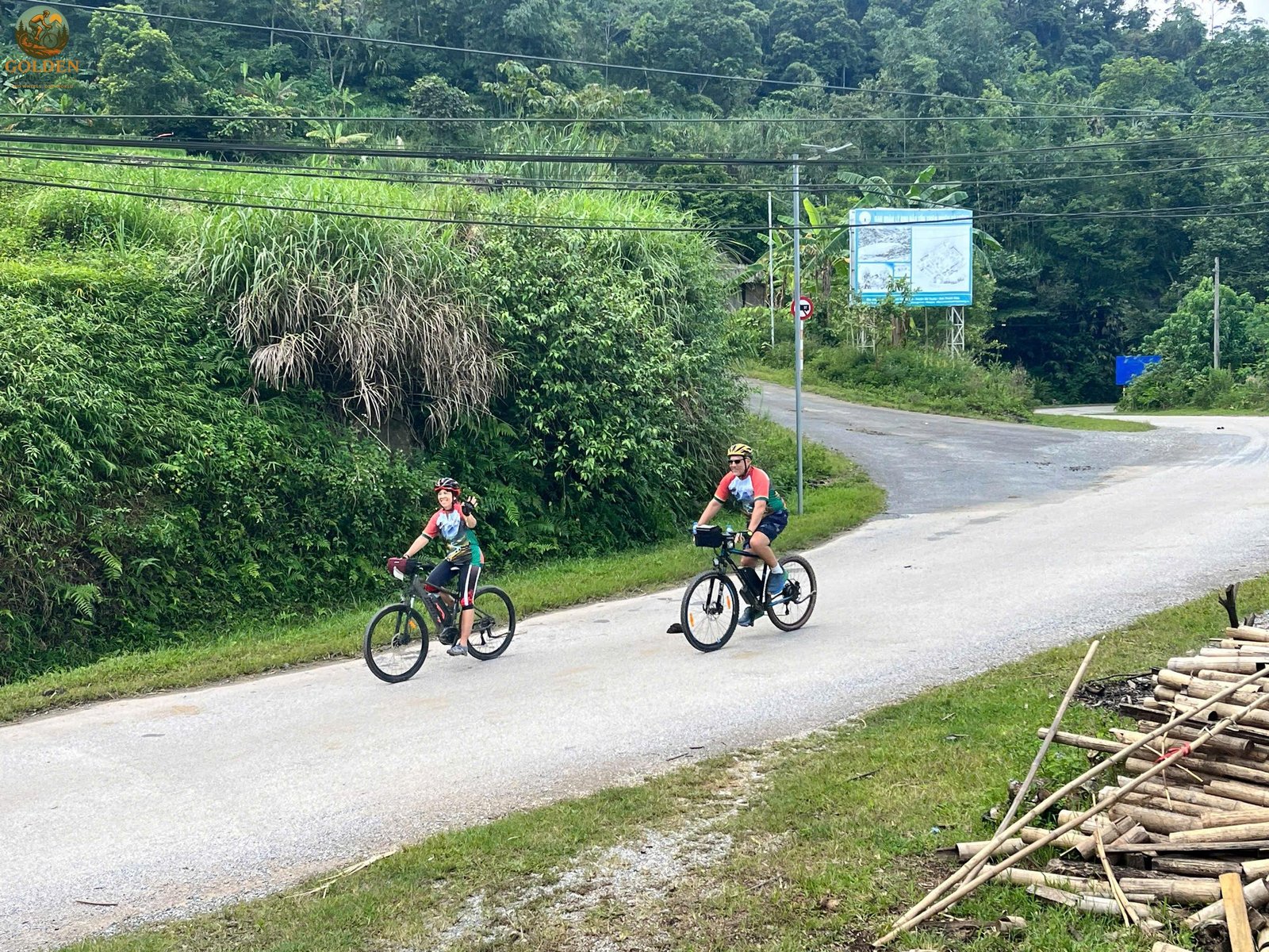 Independent Cycling in Northern Vietnam: Bike, Hotel & Route Planning
