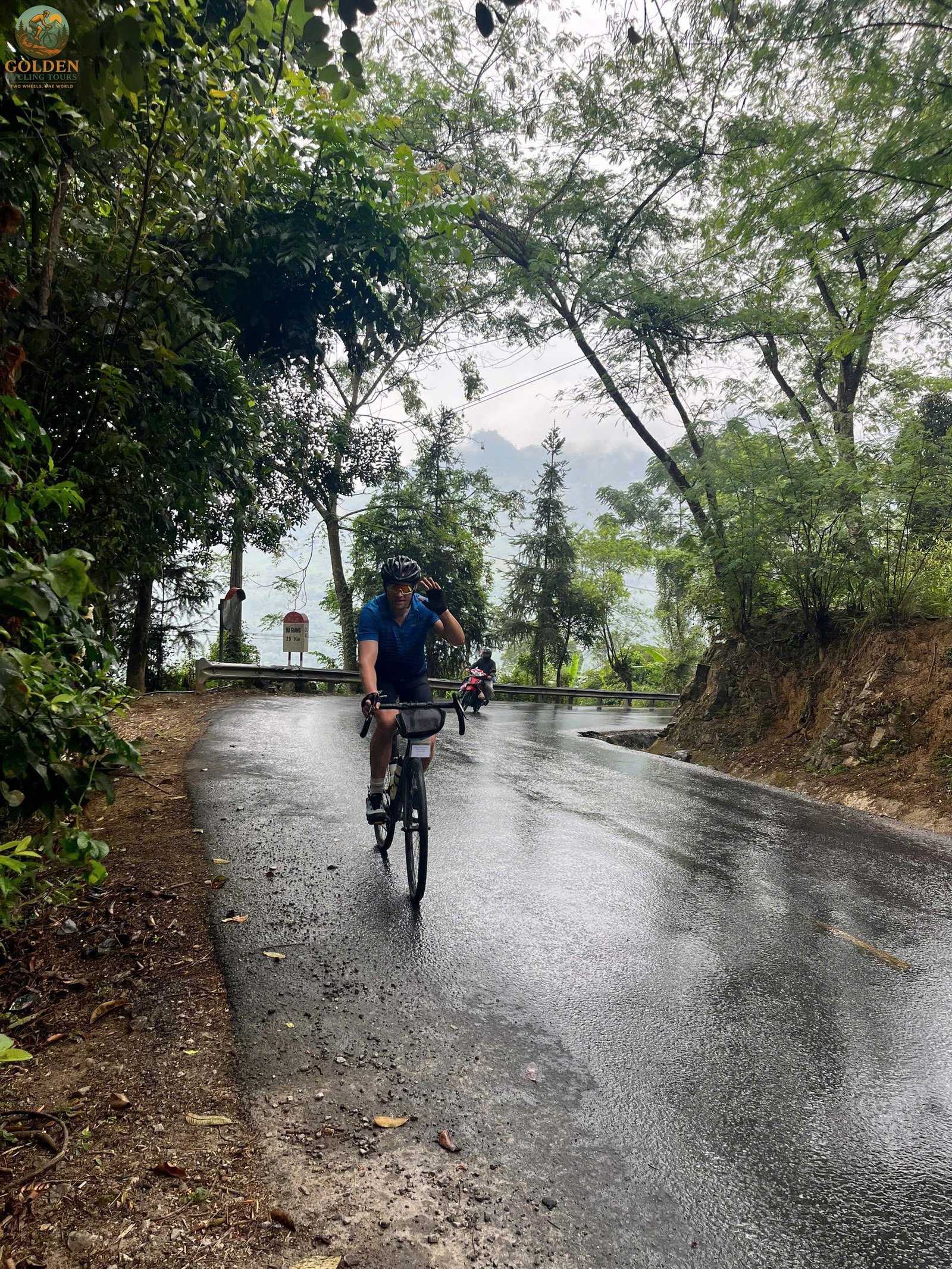 3-Day Hoang Su Phi Cycling Tour: Hmong Homestays & Dirt Passes